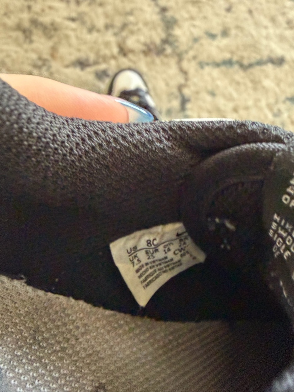 Nike Panda Dunks - Picture 5 of 7